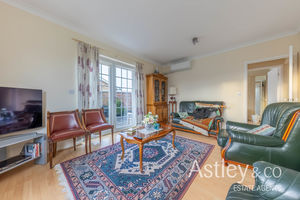 lounge- click for photo gallery